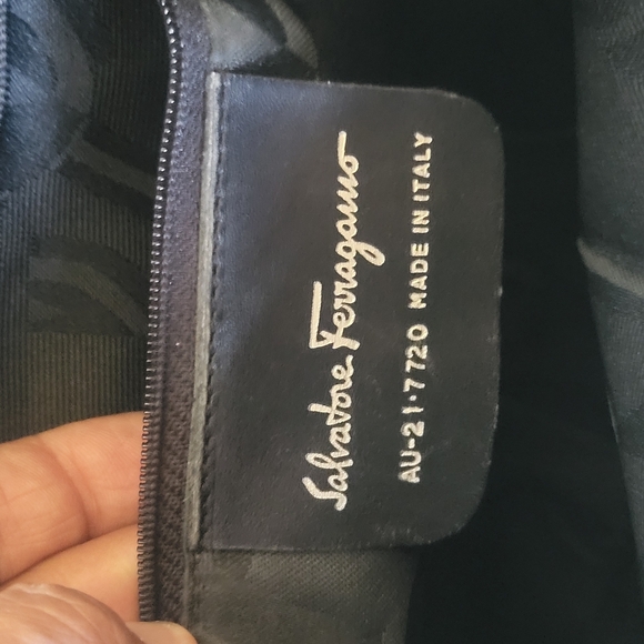 Salvatore Ferragamo Pleated Tote Bag - Picture 5 of 9